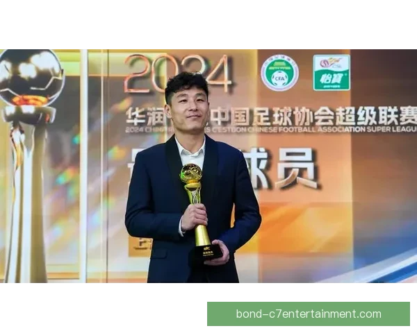 上海海港连续称霸中超联赛 武磊荣膺金靴再创辉煌
